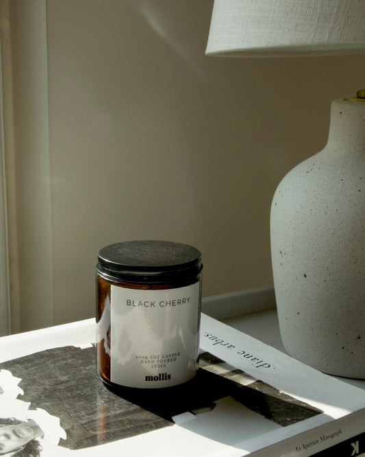 Single Wick Soy Wax Candle in glass jar – available in Oud and Oakmoss scents