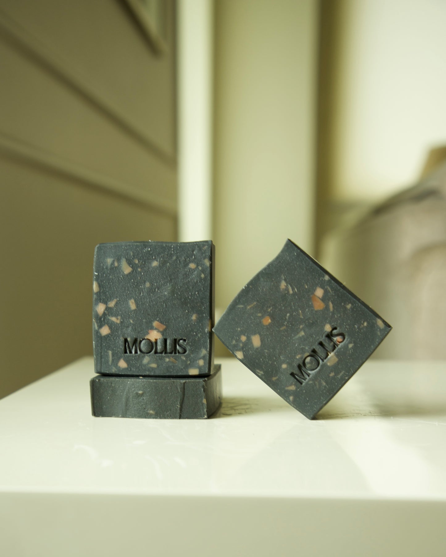 Oudh Charcoal